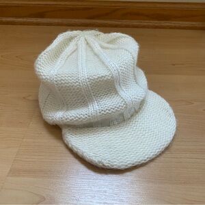 Fownes Women’s Winter White Knit Hat With Reinforced Flexible Brim, One Size